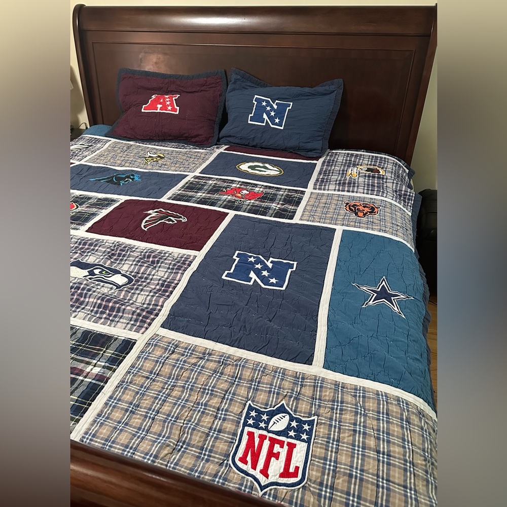 Pottery Barn Queen/Full NFL Quilt and Shams